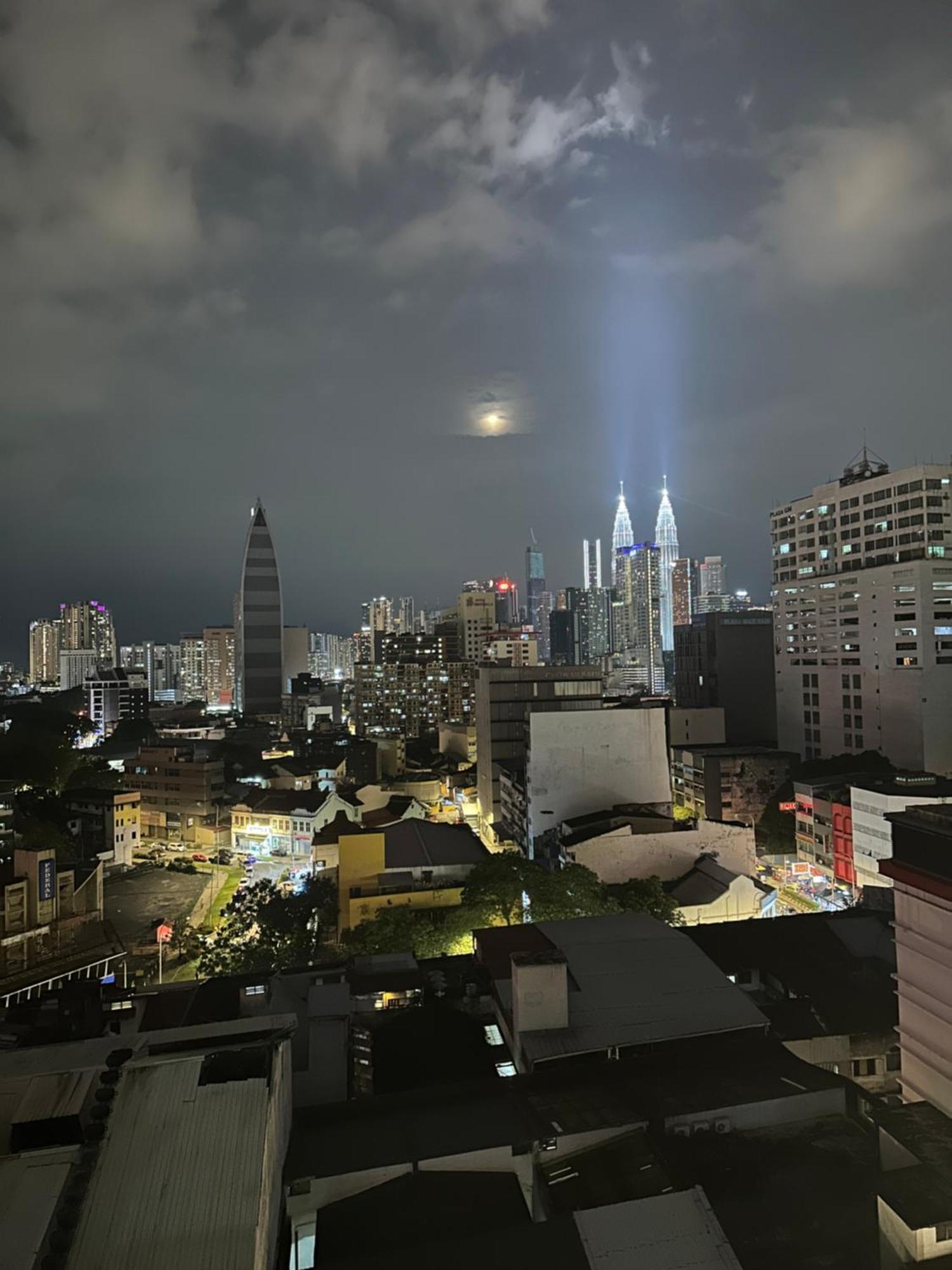 Chamber Klcc By Hibernate * Kuala Lumpur